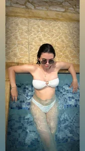 isabella_gomez11 Public Pic 4