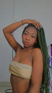 IvonneMorris Sexy girl with glasses💋 Pic