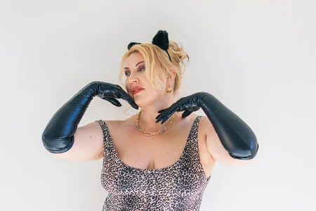 OliviaDancequeenのsexy catの 3枚の写真