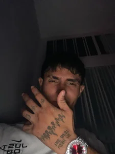 Public de Akyra_latinn  2 Imagens