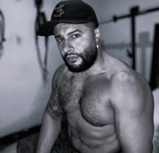 Luke__09 a great gentleman Pic 7