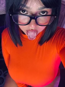 sharloth_0 🧡 Between books and mysteries, I also know how to stir up temptation. 😉 사진 4