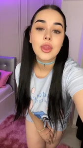 ZuriSaintのLittle Stitchの枚の写真