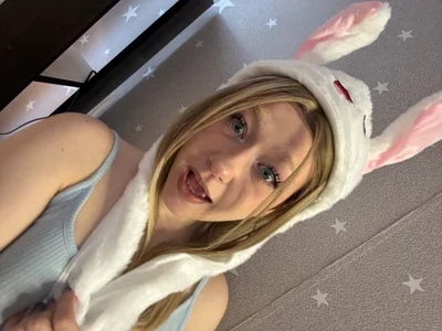 Cherry_Vessel Do I look like a female version of Bugs Bunny? Pic 3