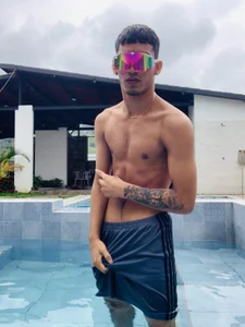 IMPERIAL_NAUGTHY_BOYS Public 圖片