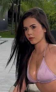 kate_morgann a purple bikini Immagine 