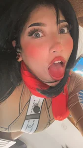 Lilith__Owens Public  2 снимка