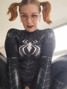 🕷️ Spider woman 🕷️ de AllisonRoberts_  3 Imagens