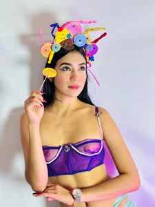 Sassy--Girl Candy show Immagine  3