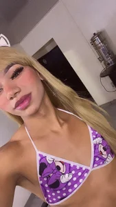 charllote_Gomez Public Gambar 5