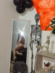 Ebony_Leyla kullanıcısının No tricks. Just a straight deal.🎃 albümü -  2 fotoğraf