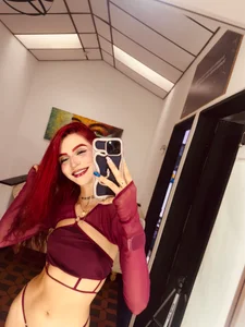 april_jones05 🍷❤️ . fénykép
