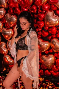 sofiaalarson LET YOURSELF BE SEDUCED BY ME! зображення 4