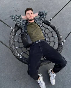 Public de artyr_  4 Imagens