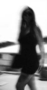 HollyBloom_ Caught in the moment 🖤 Immagine  2