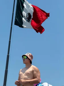 victor_vixen ON VACATIONS Billede 2