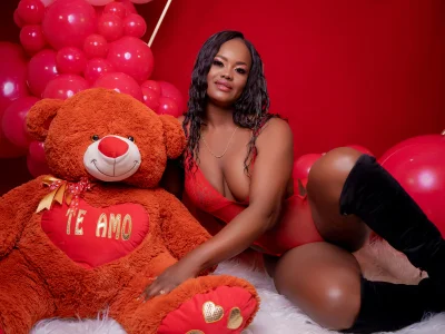 LauraSaenz01のVALENTINE'S DAY 2023の 4枚の写真