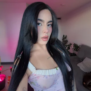 April_Sutraa xoxo slika 2