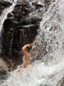 victoria_decapri The water touches my skin, but does not turn off my fire. Pic 3