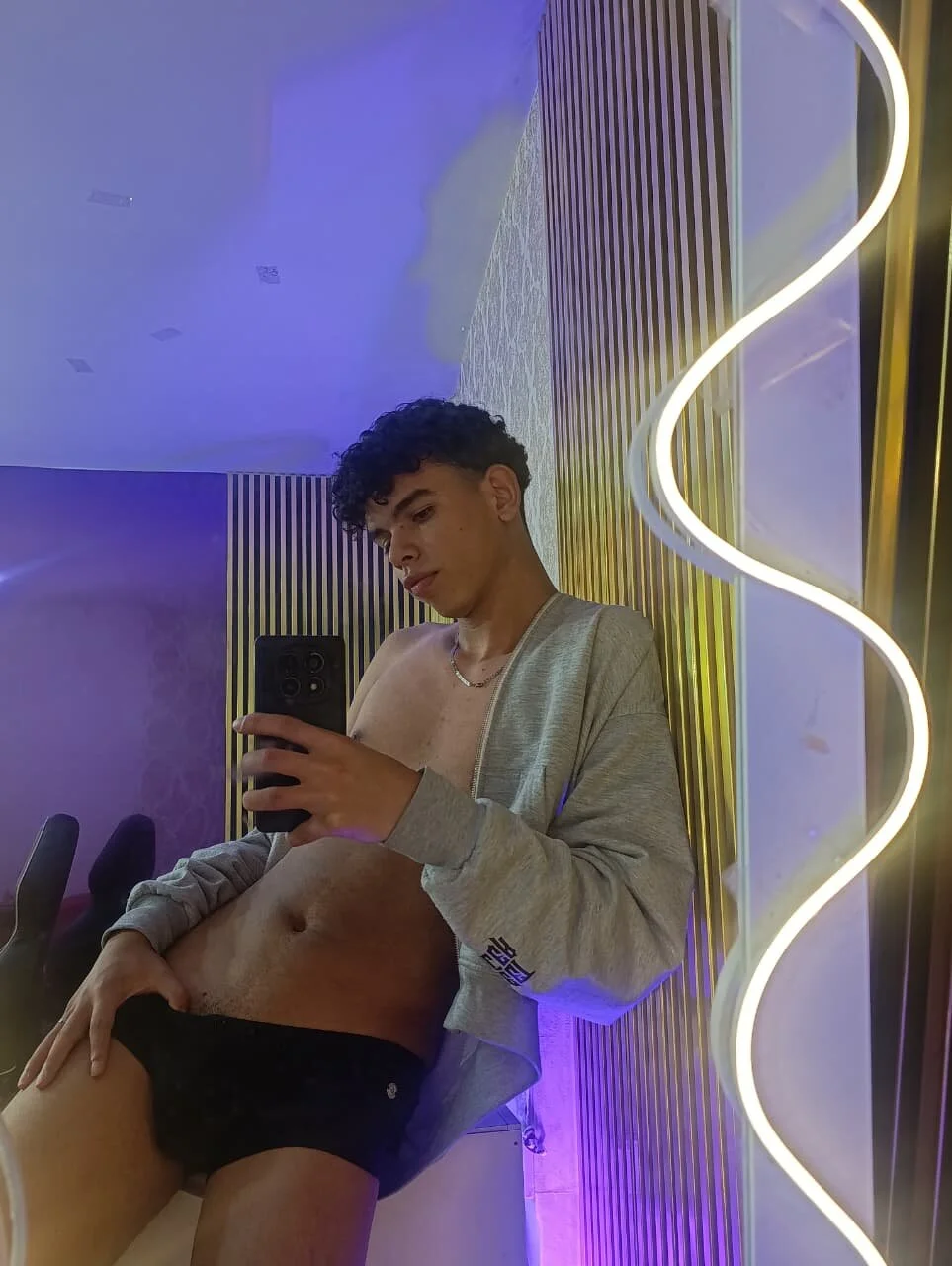 keahi_tay 热门图片 540