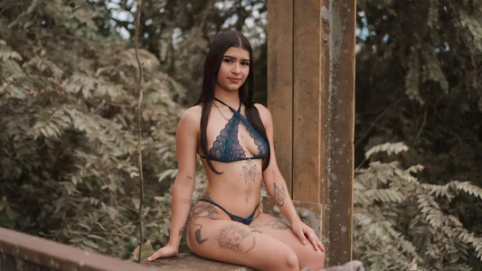 _charlotte_quee_ 😉🖤 Foto 2