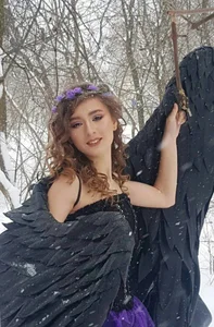 AuburnConfetti Liva Lifestyle Pic 5