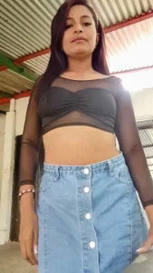 Lia_Phone Public Pic 2