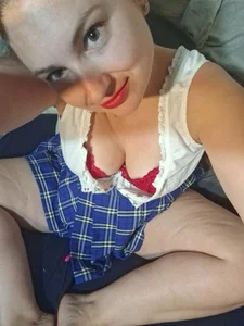 Naughty school girl od Emily33333  4 snímek