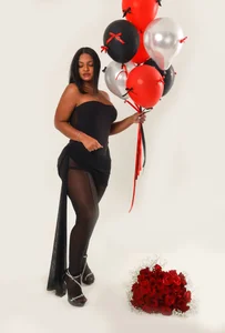 nashiira_ MY BIRTHDAY IS SOON, SHOULD WE CELEBRATE IT TOGETHER? 🍫🧁 Foto 4