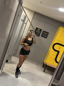 EmmaThompson1: Gym 😎 ( 3 фото)