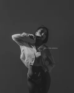 PeytonReeds 🖤 A black and white world Pic 2