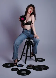VanessaNyx Vinyl Erotica Hình 2