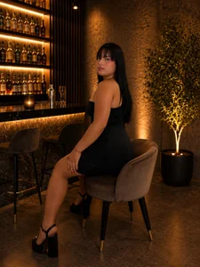 Mulan_rousse a flirty girl around town 🌆🏙️ - {count, plural, one {תמונה אחת} two {שתי תמונות} many {# תמונות} other {# תמונות}}
