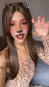 sabrinamossii 𝐻𝑎𝑝𝑝𝑦 ℎ𝑎𝑙𝑙𝑜𝑤𝑒𝑒𝑛 টি ছবি