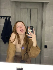DamnWitchh hi Pic