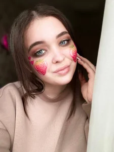 Alice_next_door Alice صورة واحدة|Alice_next_door Alice صورتان|Alice_next_door Alice  4 صور|Alice_next_door Alice  4 صورة