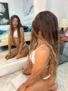 Brinny_hot_2 I am brinny slika 3