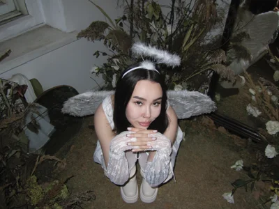 Angel on Halloween night 🪽 de Asian_Asami  8 photos