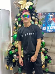 VERY_HOT_GUYS kullanıcısının Merry Christmas 🫰🏻 albümü -  2 fotoğraf