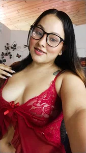 ivannavega69 sexy red Bilde 2
