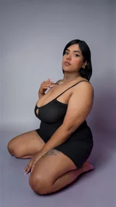 Nahomy-fire Public Pic 4