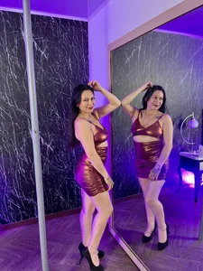 AriaTakahashi Long, shiny, and prominent legs, with heels that dominate the scene Immagine  3