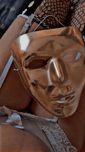 Themaskedgirl21 Public Bilde