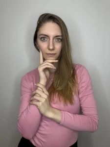 HeidiEnama meow meow Foto 2