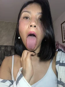 salome_stockman_s Begging for your cum in my mouth Foto