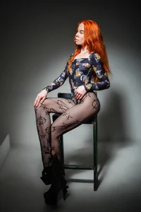 Elsa_Redwood: Dangerous heels ( 4 фото)