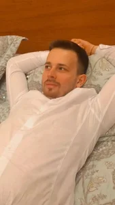 NikkiNSerdron Hello, my name is Kevin. I`m 27 years old) Hình