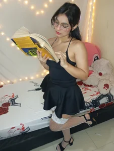 EternalfuegoのA very sexy girl 🤓😈の 3枚の写真