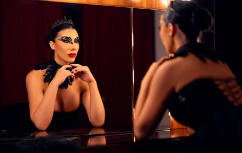 Black Swan de ViviRuth  2 Imagens