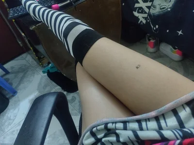 MY LEGS 😉 od Camila---torres  4 snímek